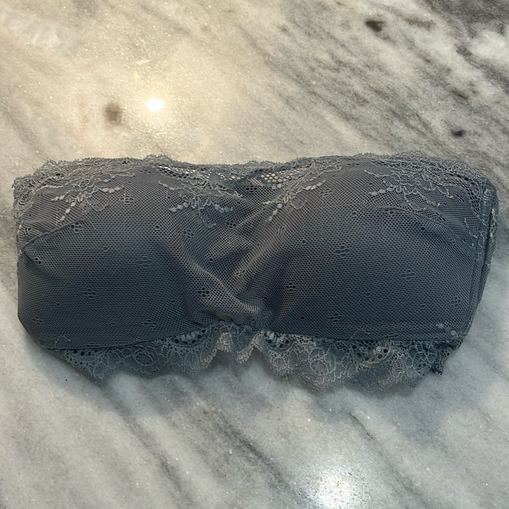 Spanx NO underwire strapless bandeau bra-that looks like a cami.